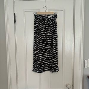 Stylish Black and White Women's Skirt